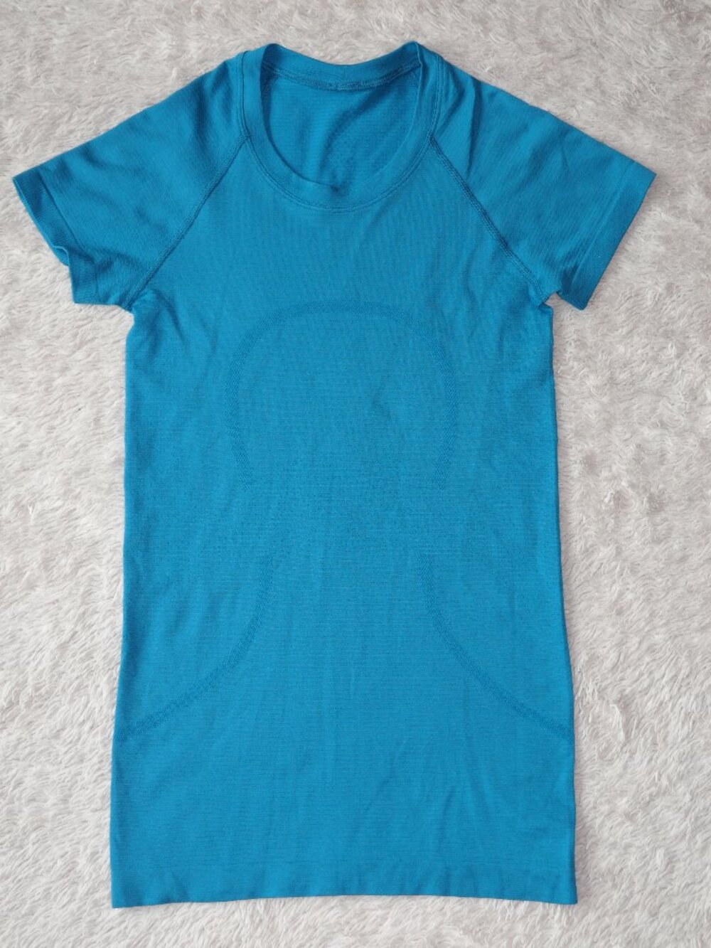 Women's 2 lululemon Swiftly Tech Short-Sleeve Shirt 2.0 Hip Length Hawaiian Blue